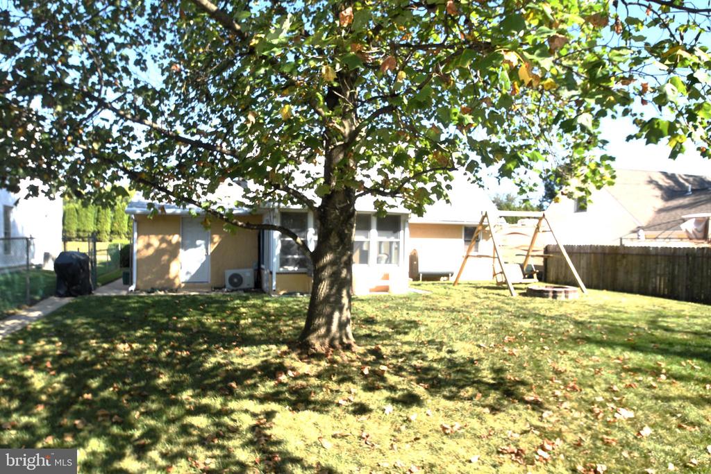 1512 FAULKLAND ROAD