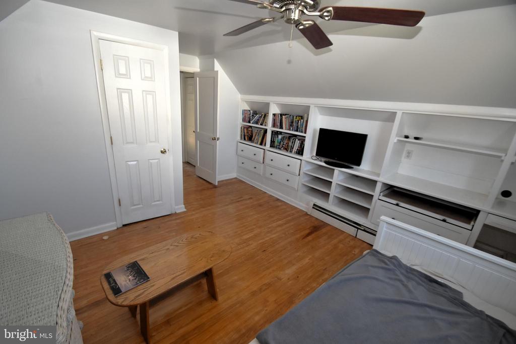 1512 FAULKLAND ROAD