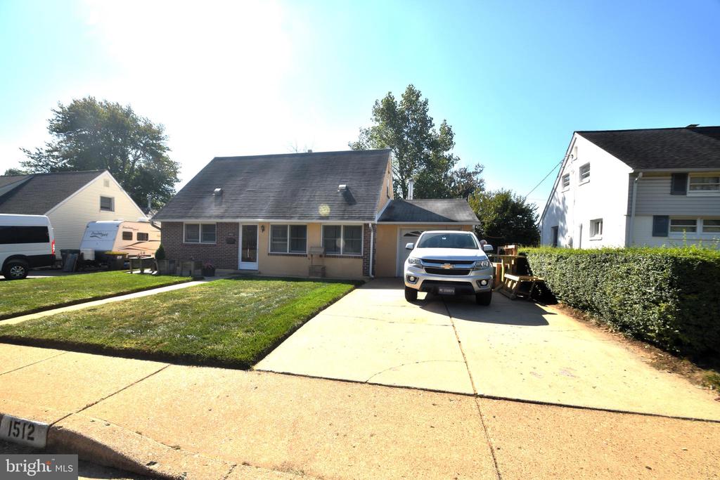 1512 FAULKLAND ROAD