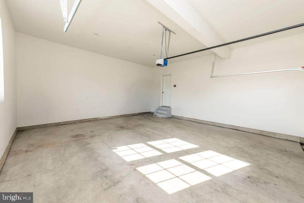 2707 HENRY MOORE LANE