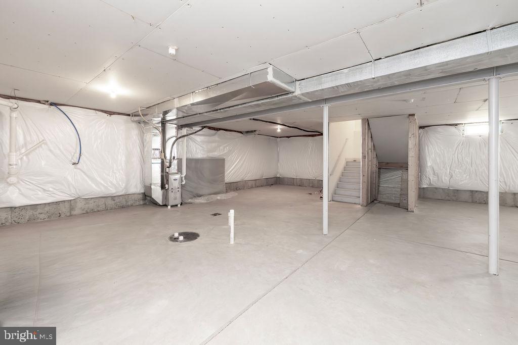 2707 HENRY MOORE LANE
