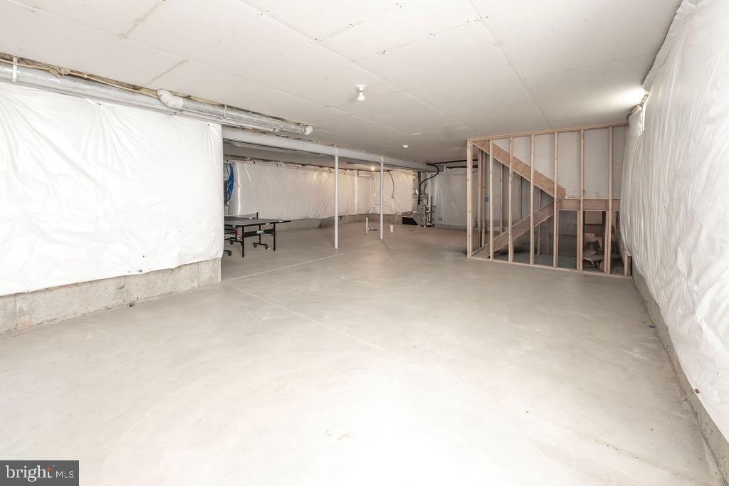 2707 HENRY MOORE LANE