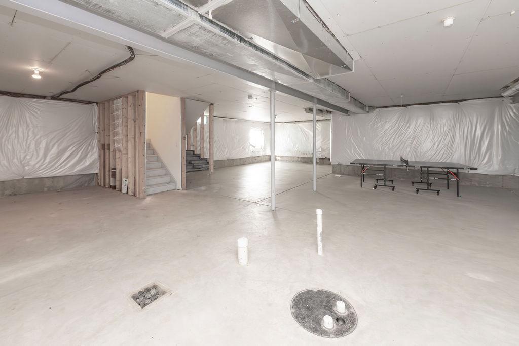 2707 HENRY MOORE LANE