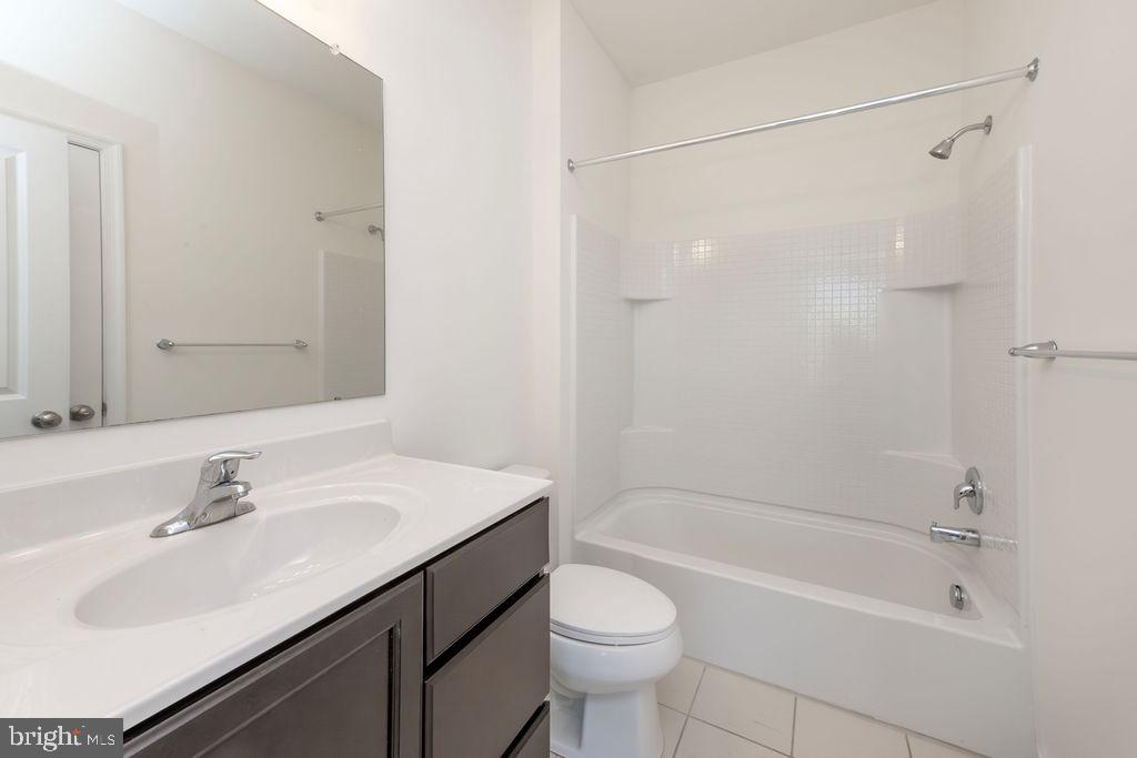 2707 HENRY MOORE LANE