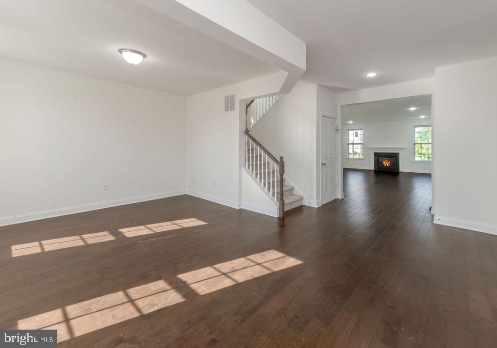 2707 HENRY MOORE LANE
