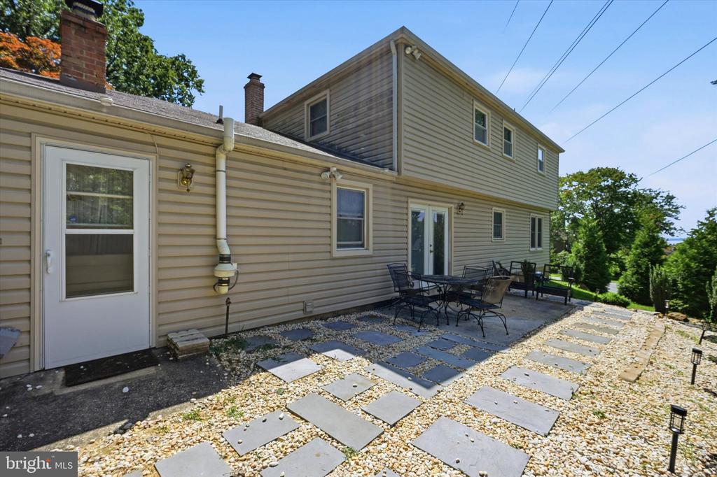 105 CHESTNUT AVENUE