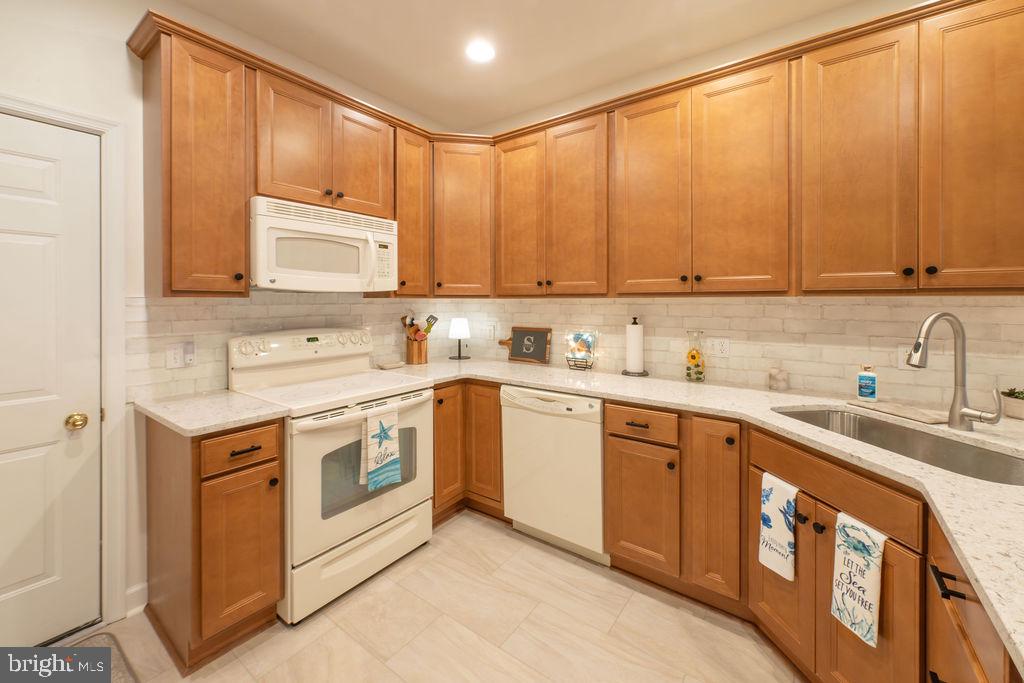 2 SMITHFIELD COURT 103