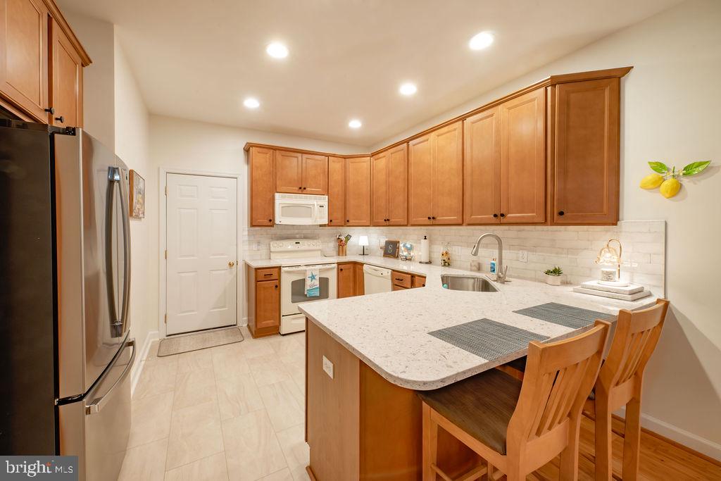 2 SMITHFIELD COURT 103