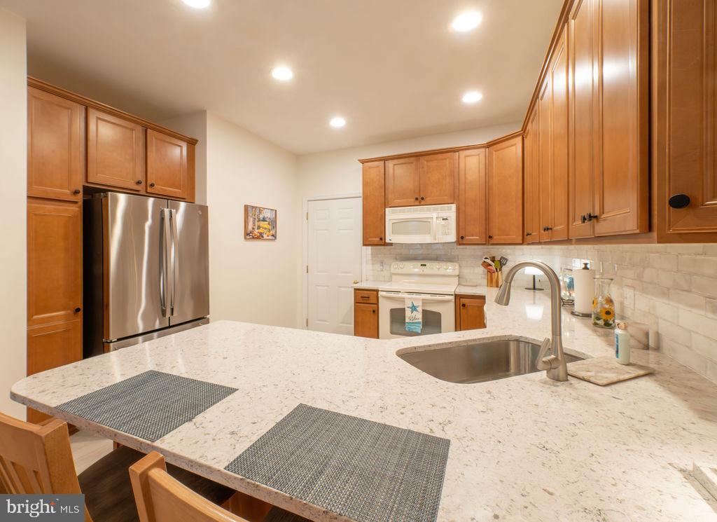 2 SMITHFIELD COURT 103