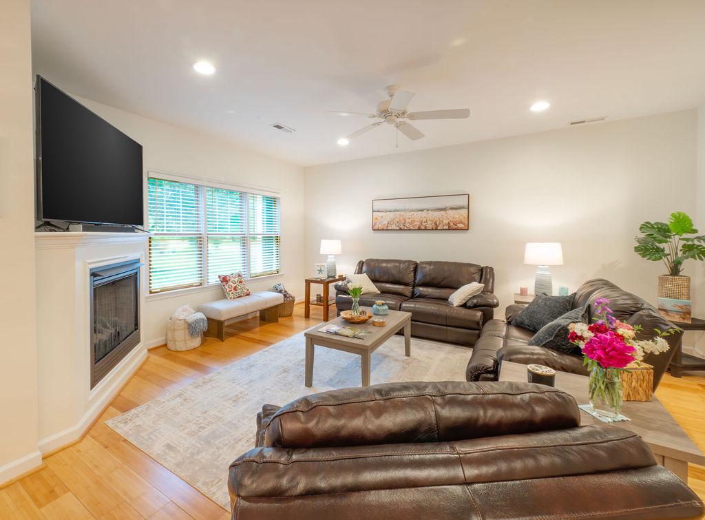 2 SMITHFIELD COURT 103