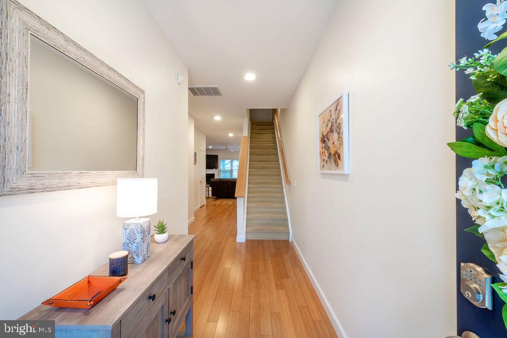 2 SMITHFIELD COURT 103