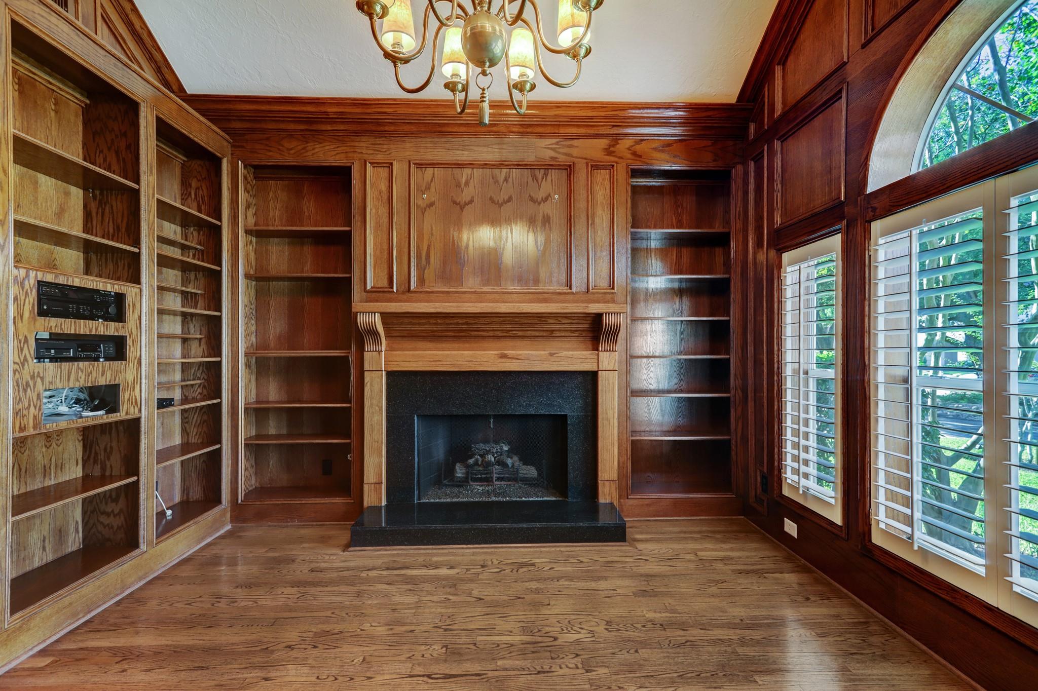 13419 Amber Queen Lane