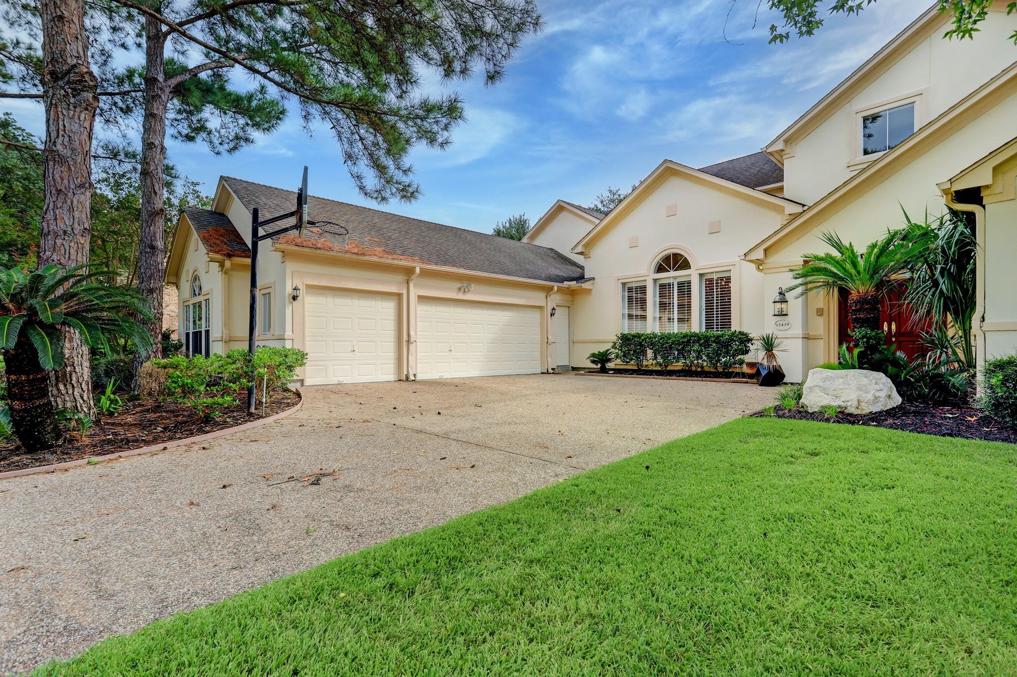 13419 Amber Queen Lane