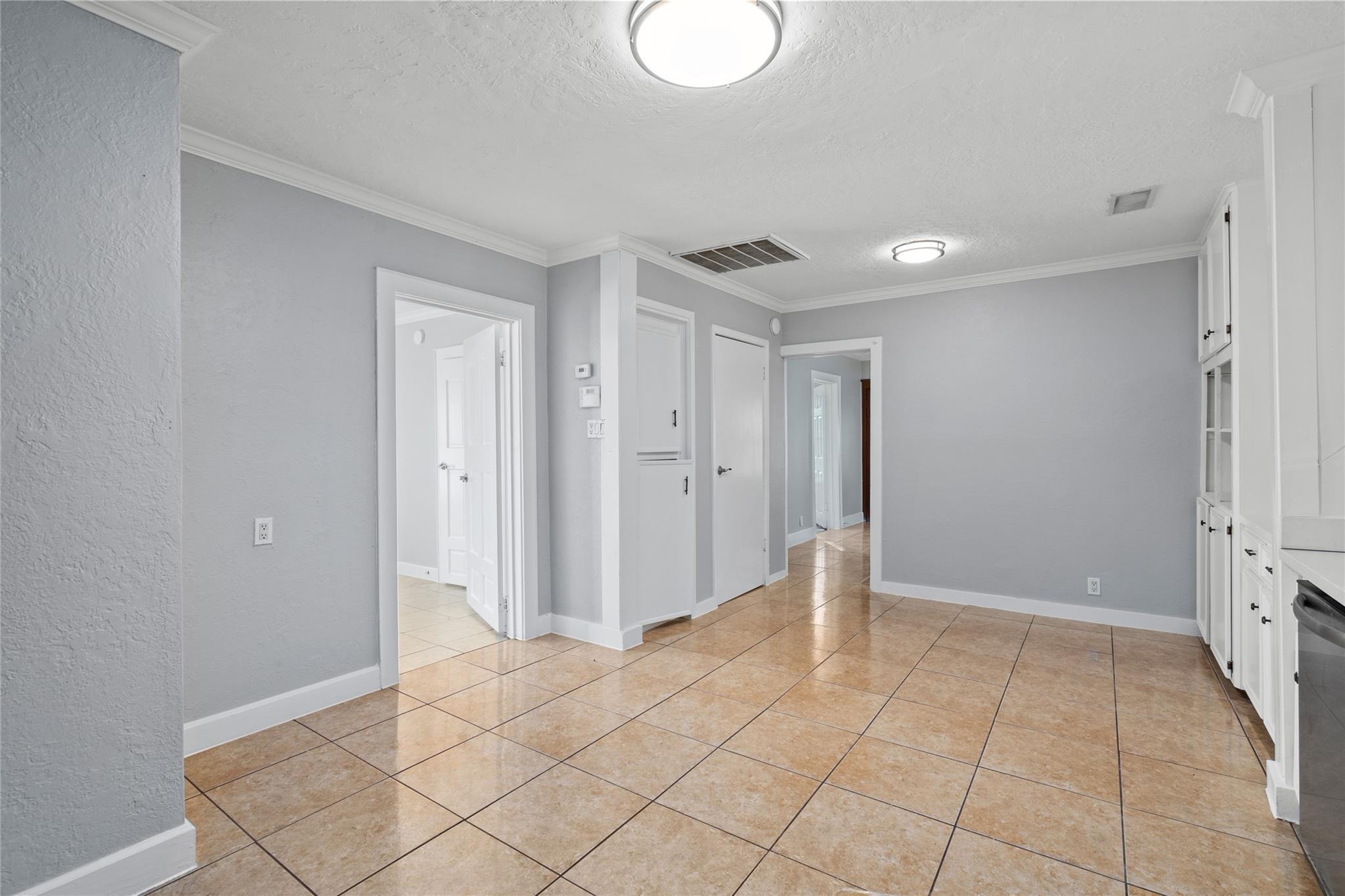 7009 Vandeman Street