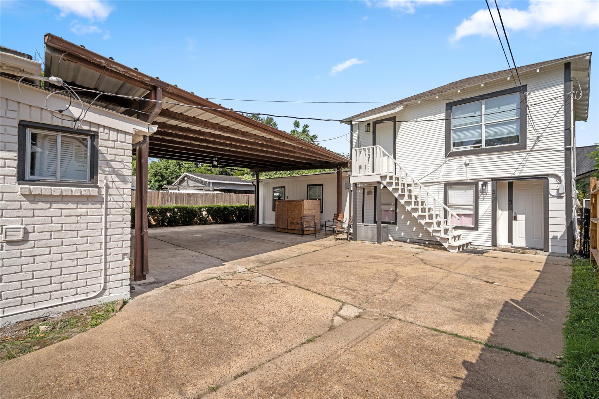 7009 Vandeman Street