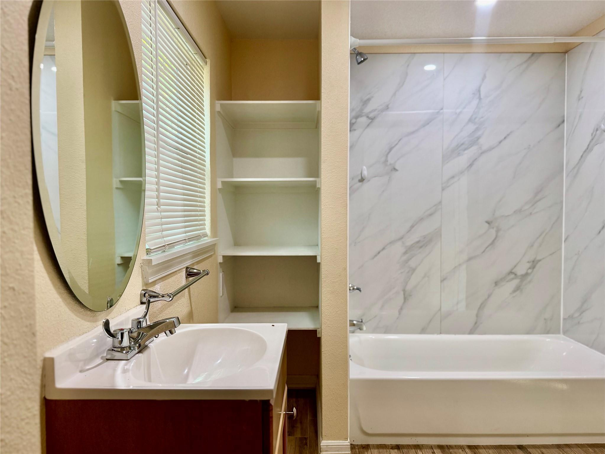 711 Hahlo Street Unit: Studio