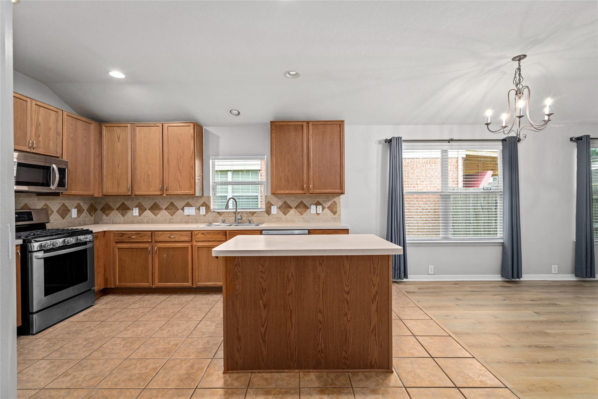 16527 Aberdeen Green Drive