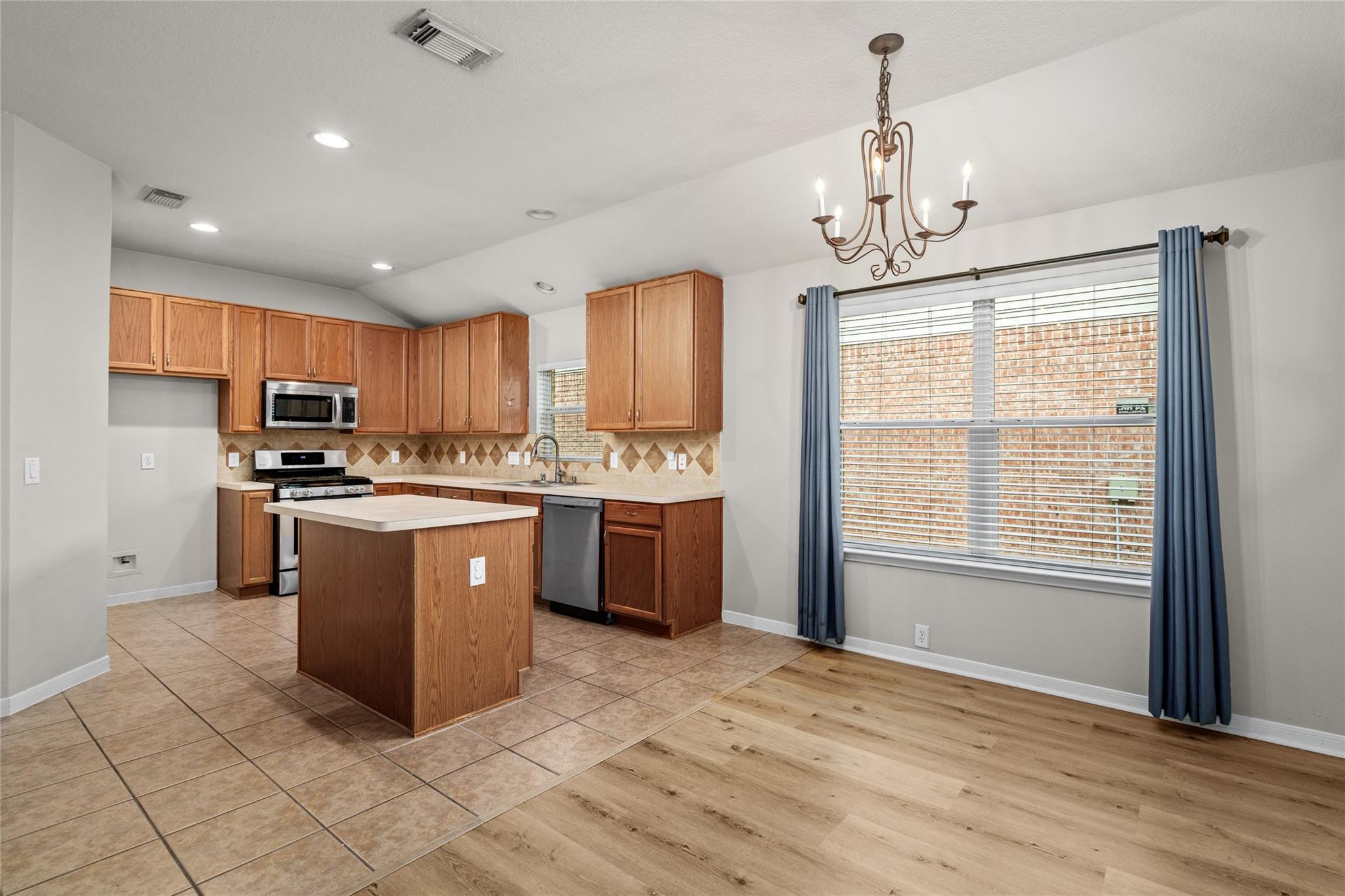 16527 Aberdeen Green Drive