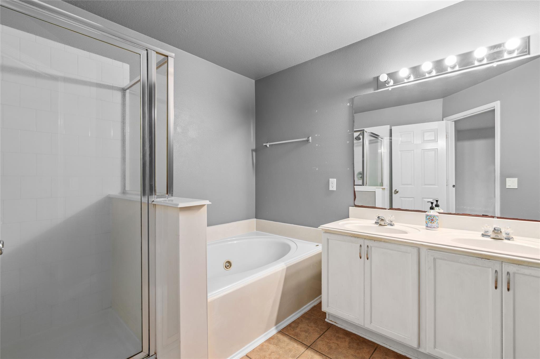 16527 Aberdeen Green Drive