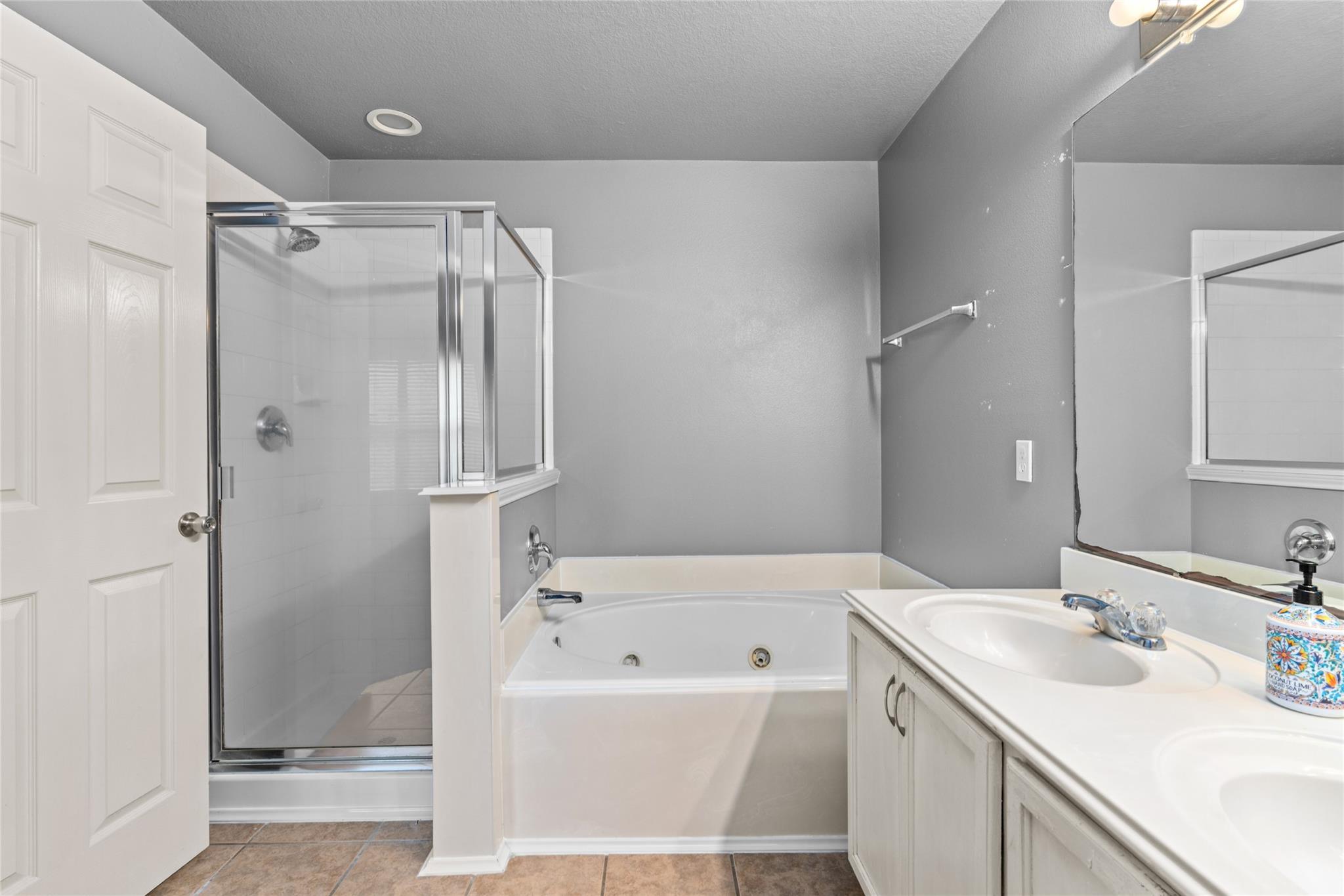 16527 Aberdeen Green Drive