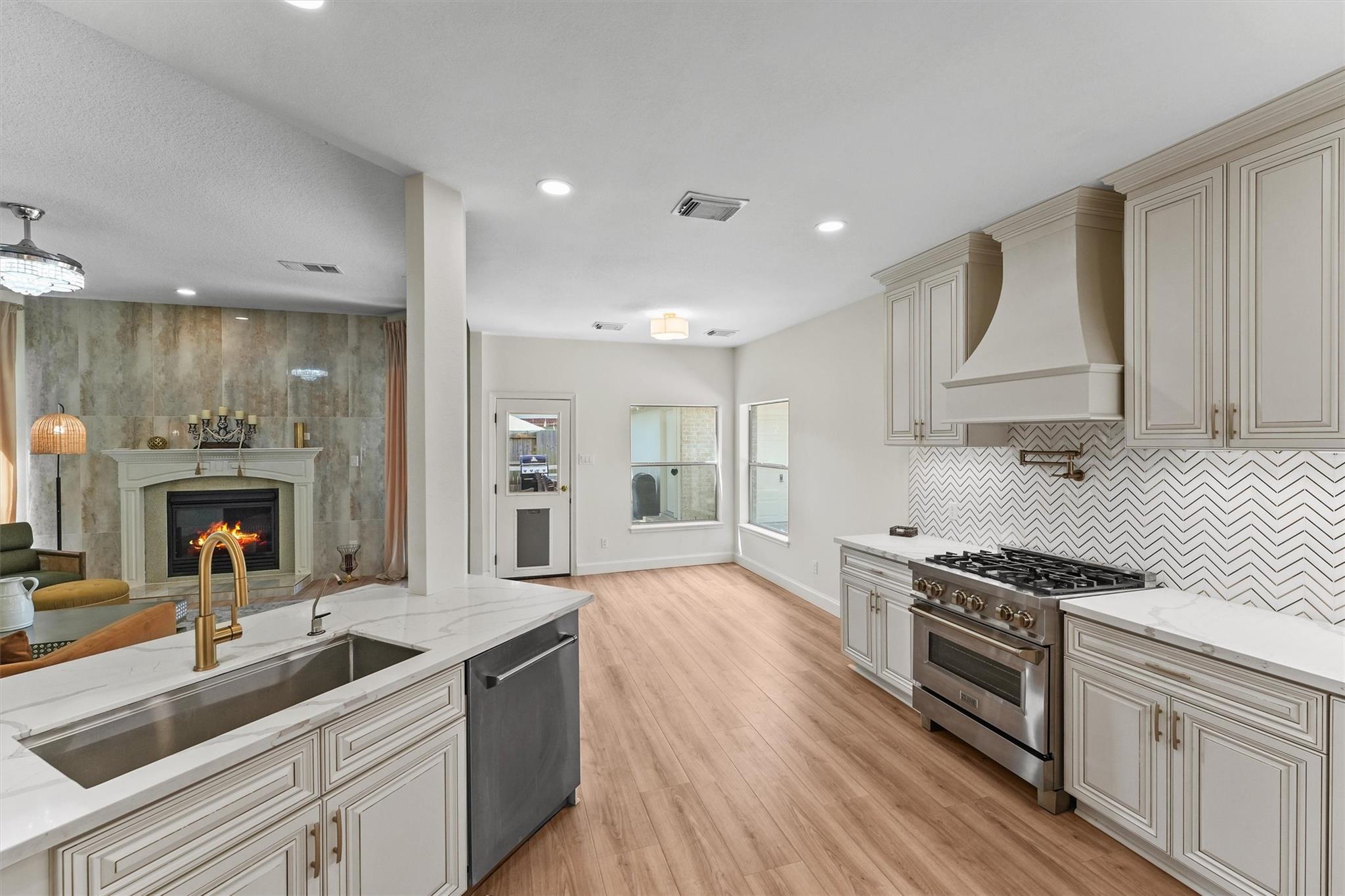 22415 Elizabeth Place Court