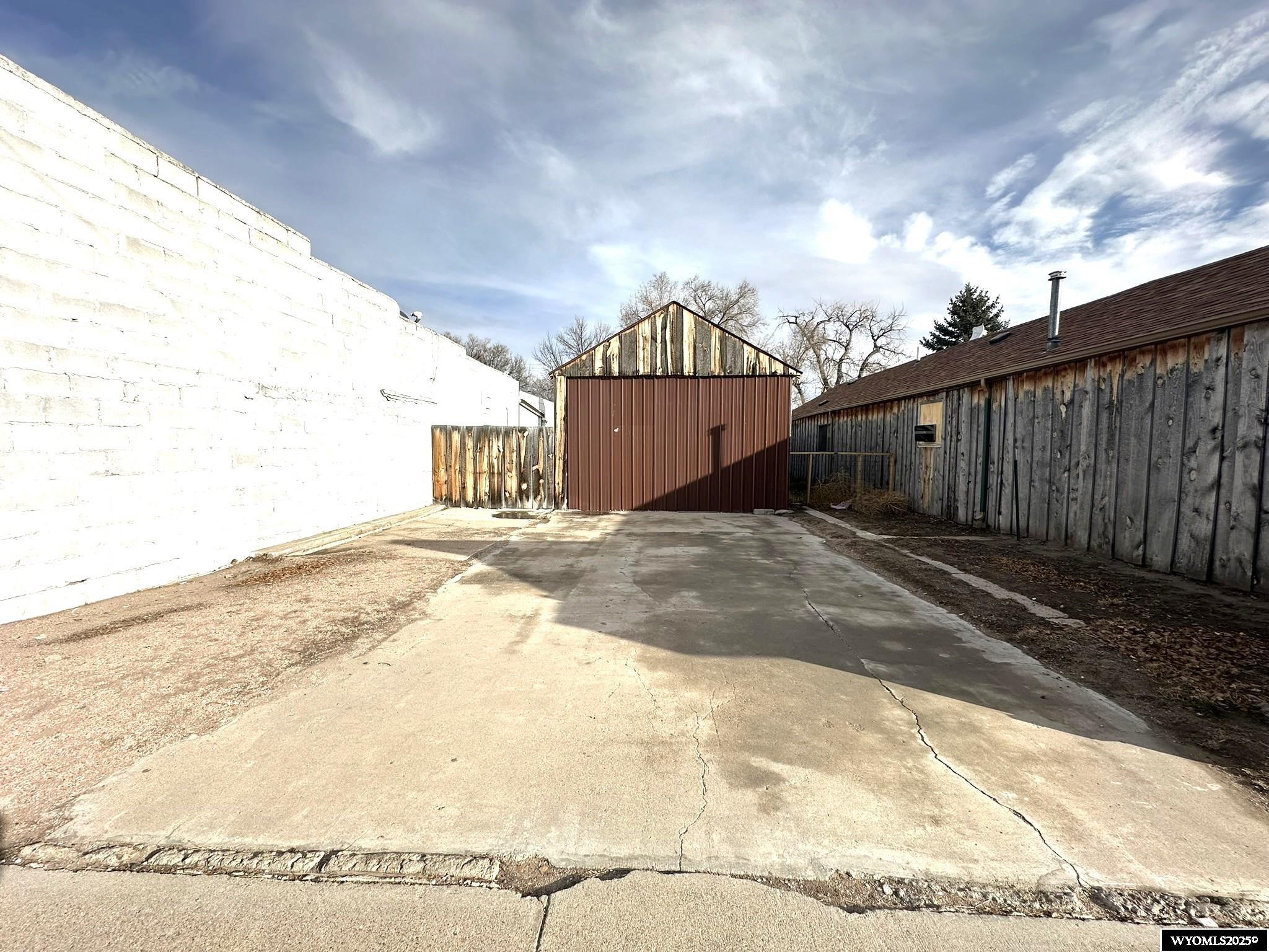 115 N Laramie Avenue