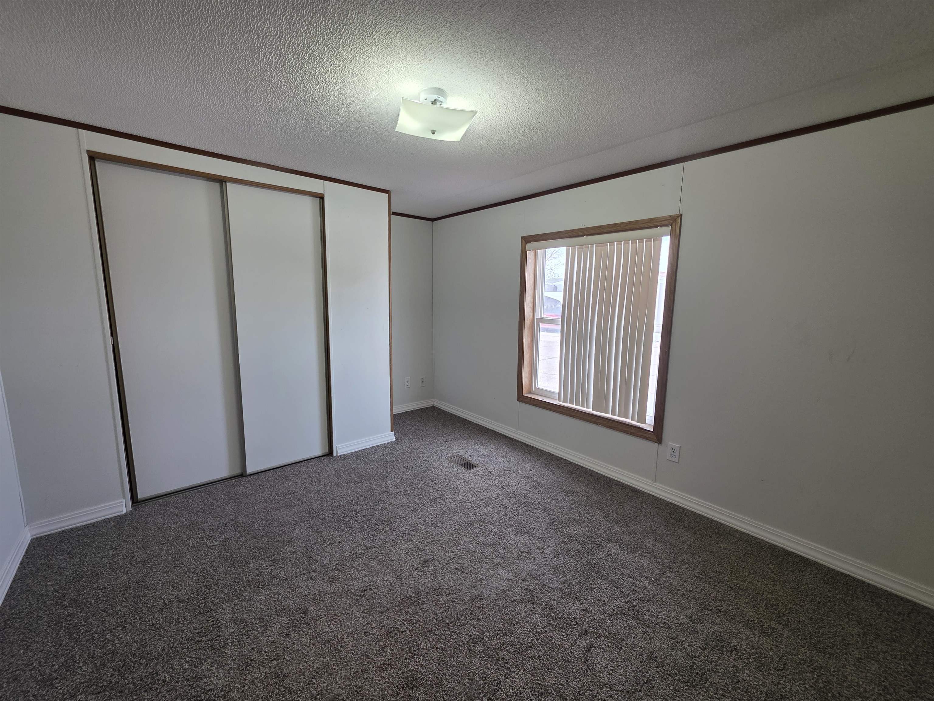 1601 E F #39 Street