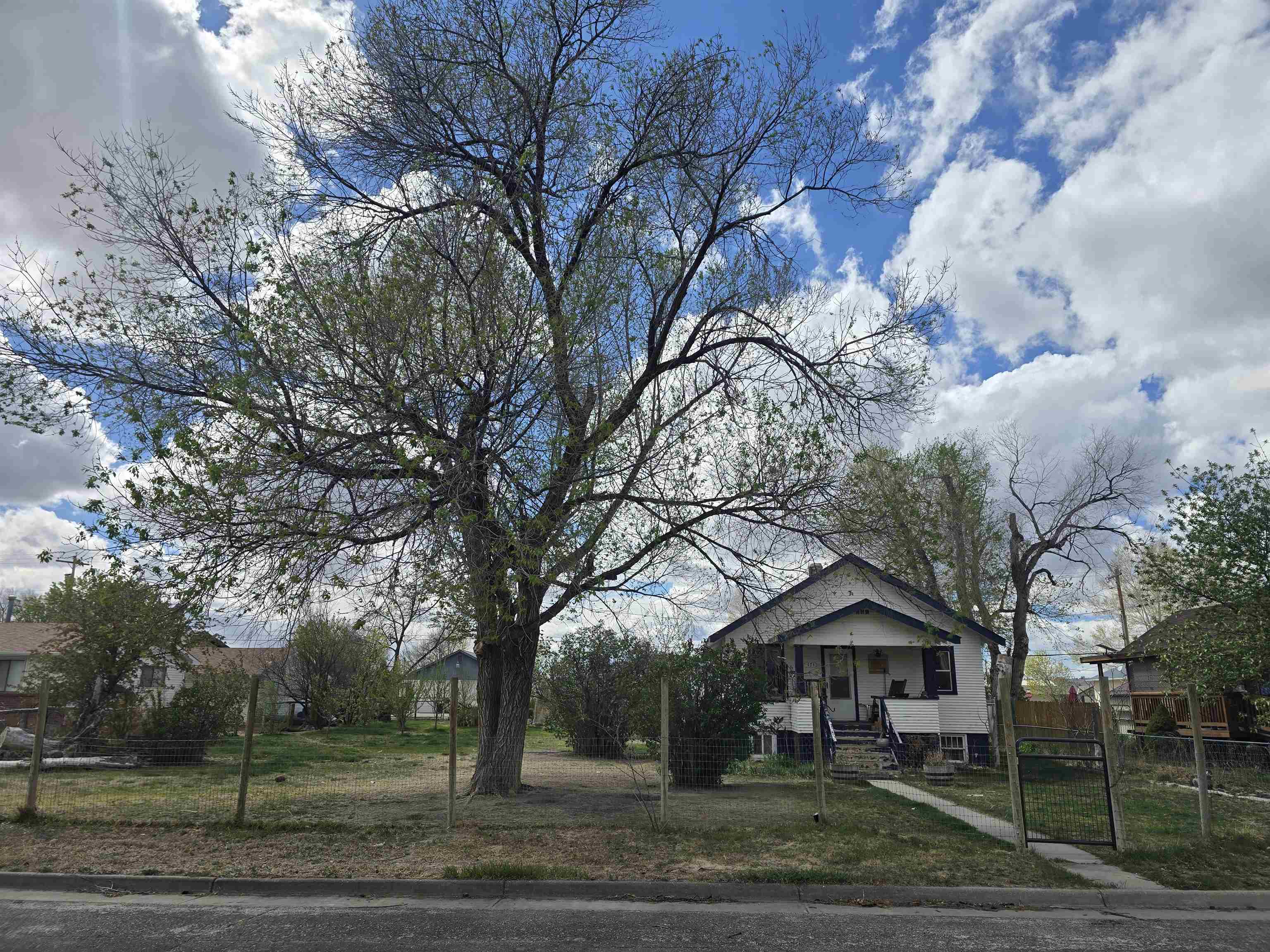 171 N Iowa Avenue