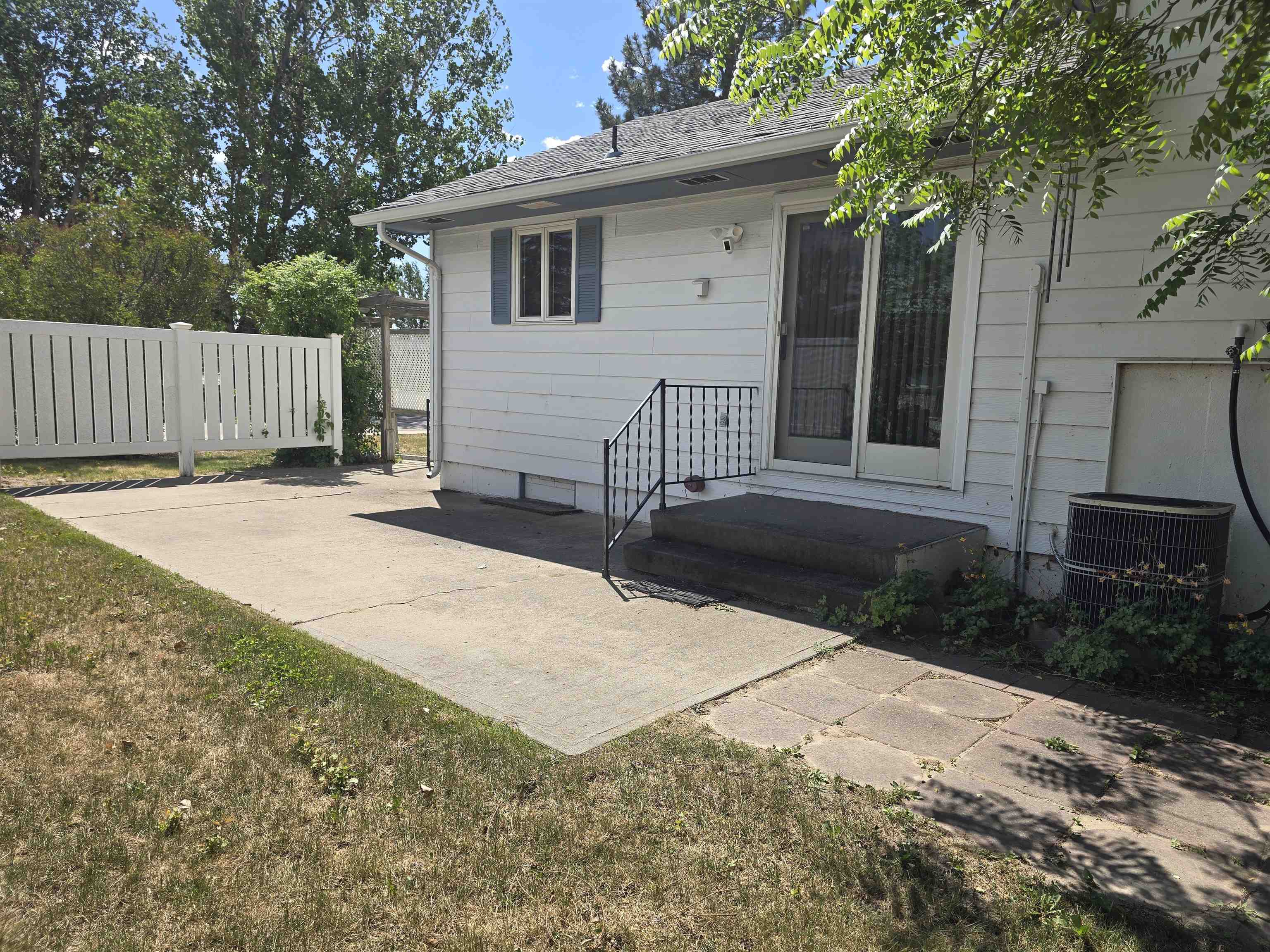 273 S Iowa St