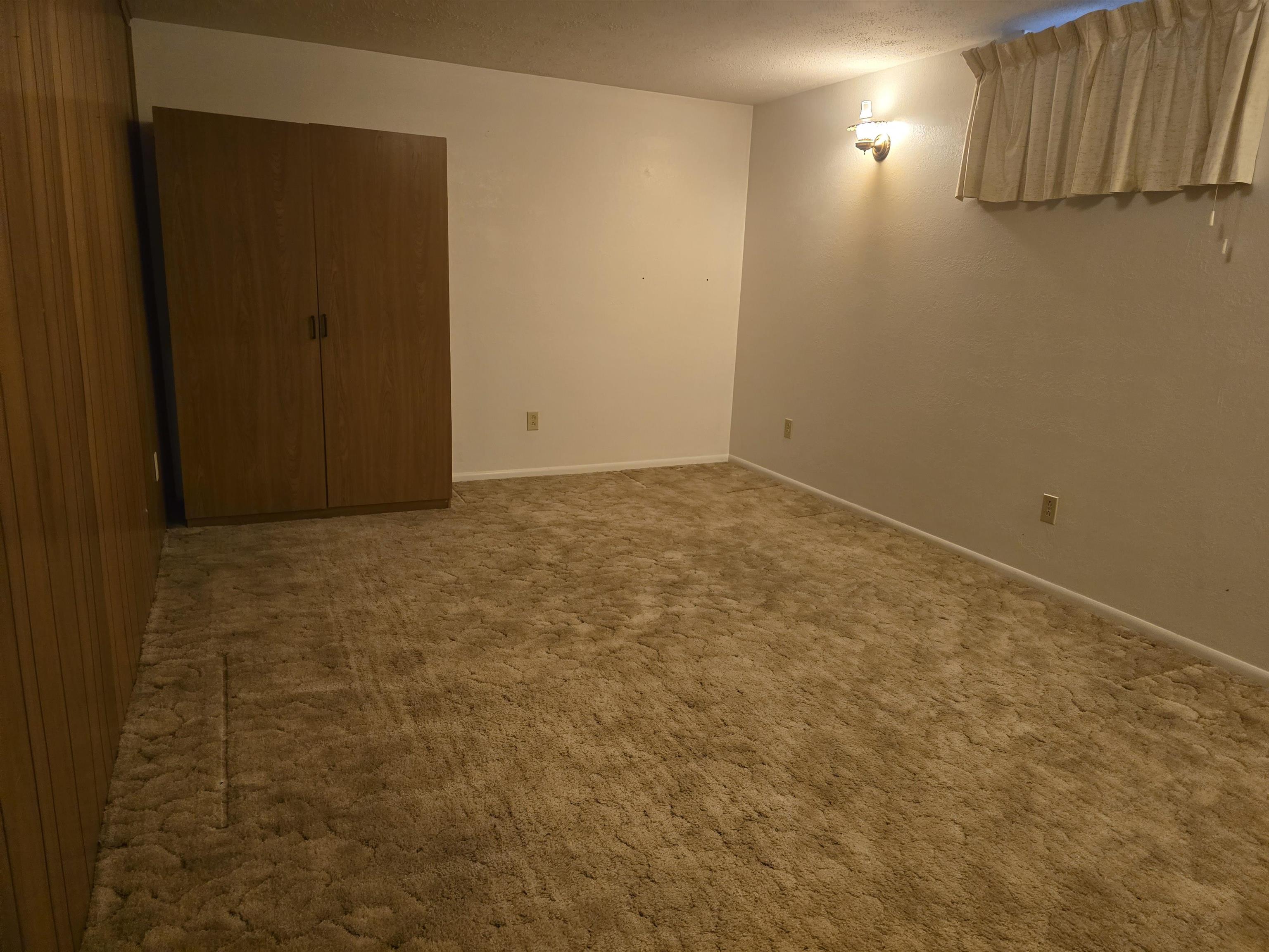 273 S Iowa St