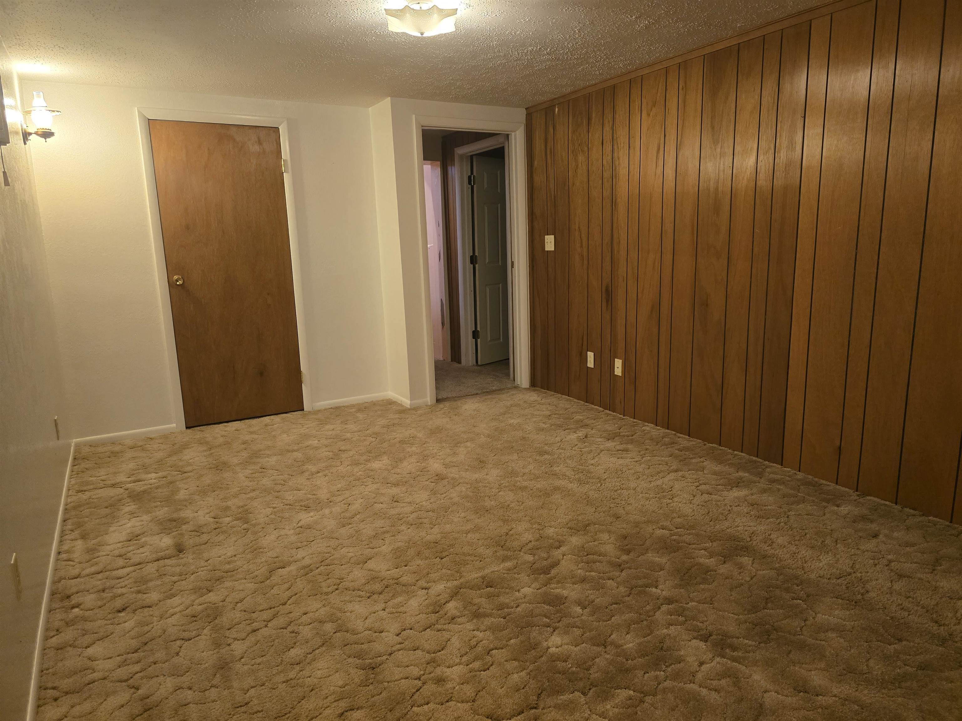 273 S Iowa St