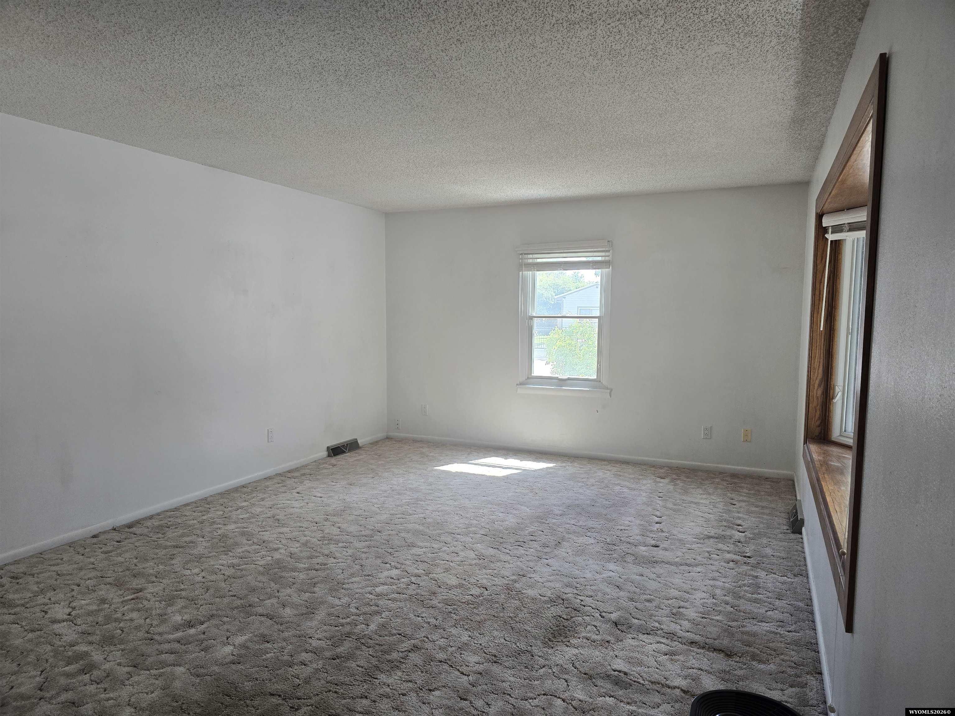 273 S Iowa St