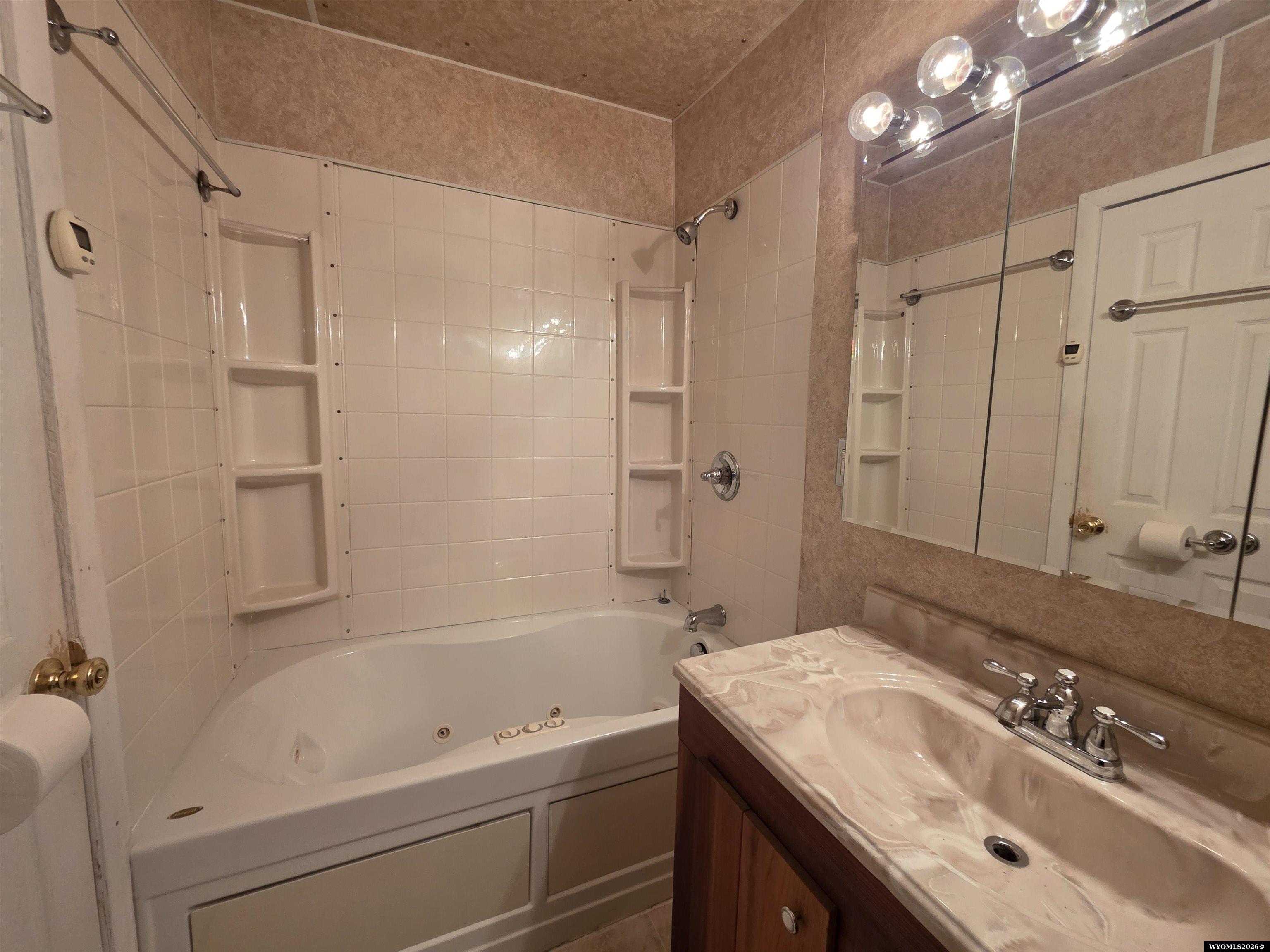 102 N Lawton Ave