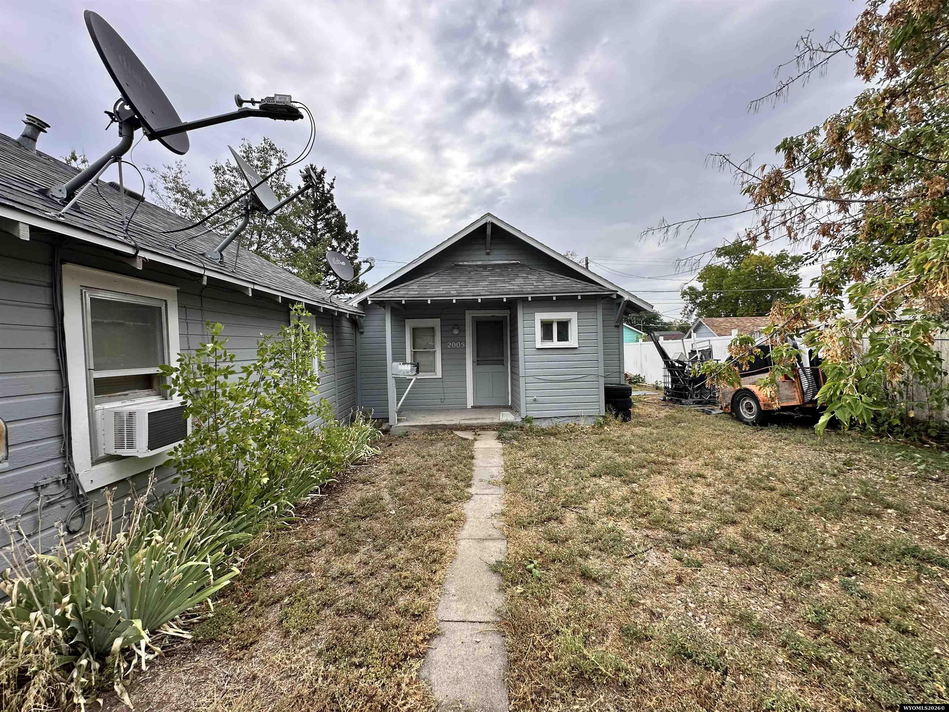 2005 & 2009 E C Street