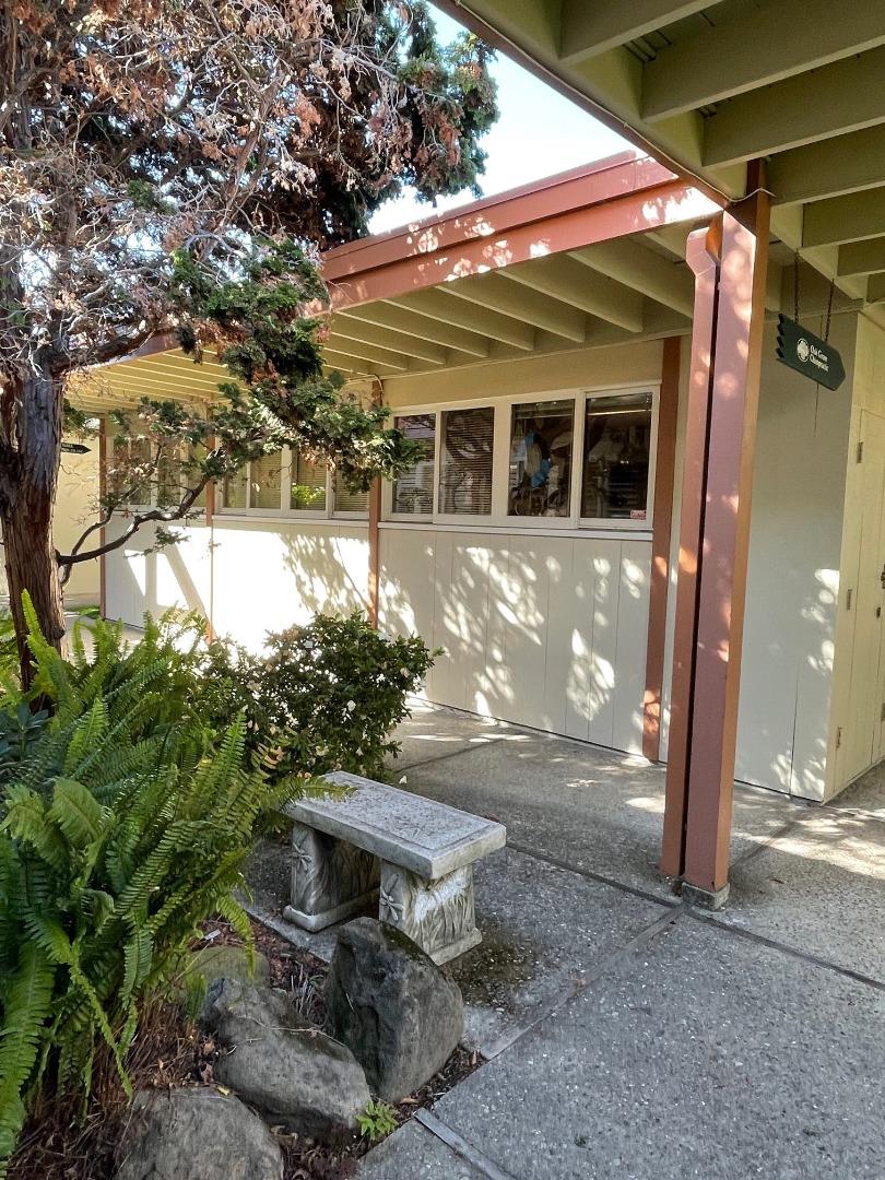 681 Oak Grove Avenue Unit: F