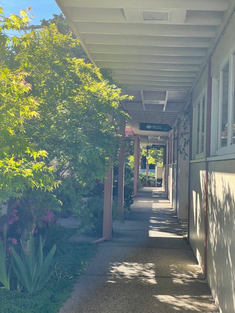 681 Oak Grove Avenue Unit: F