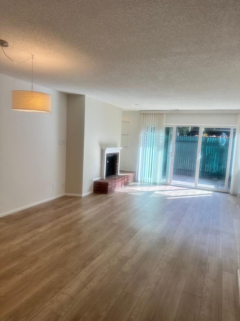 956 Peninsula AVE