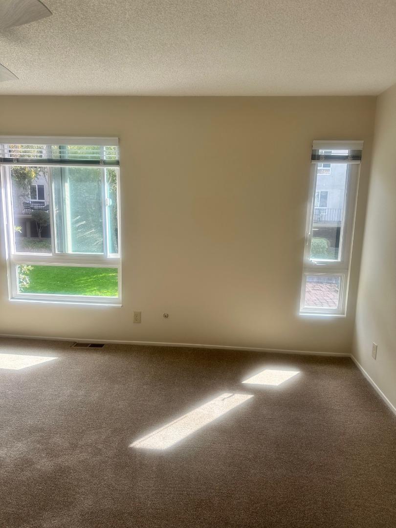 956 Peninsula AVE