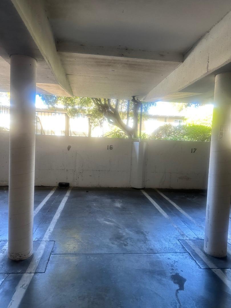 956 Peninsula AVE