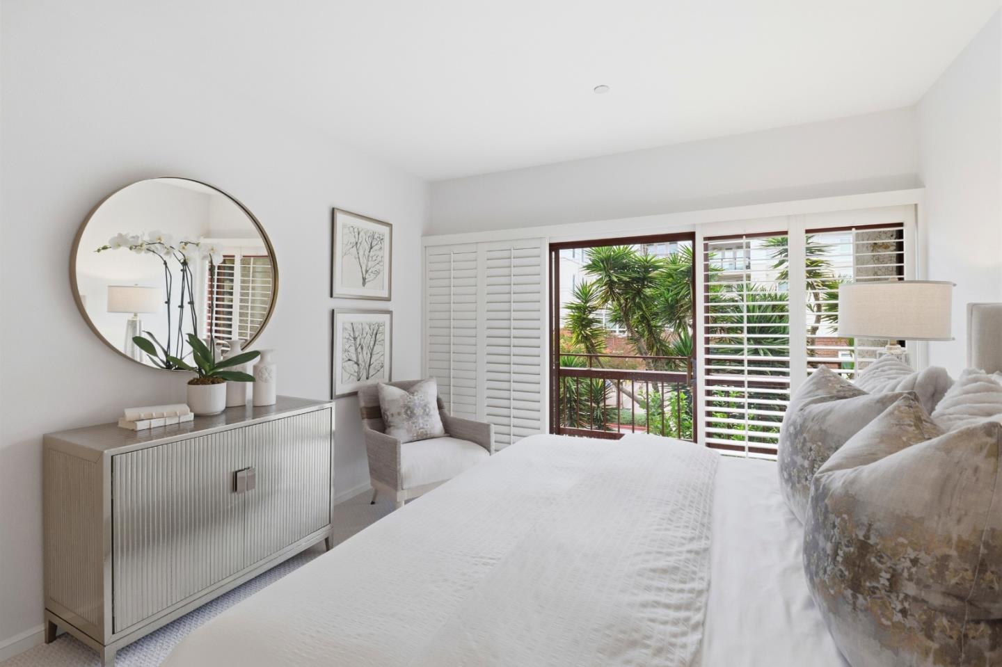 10 9th Avenue 201