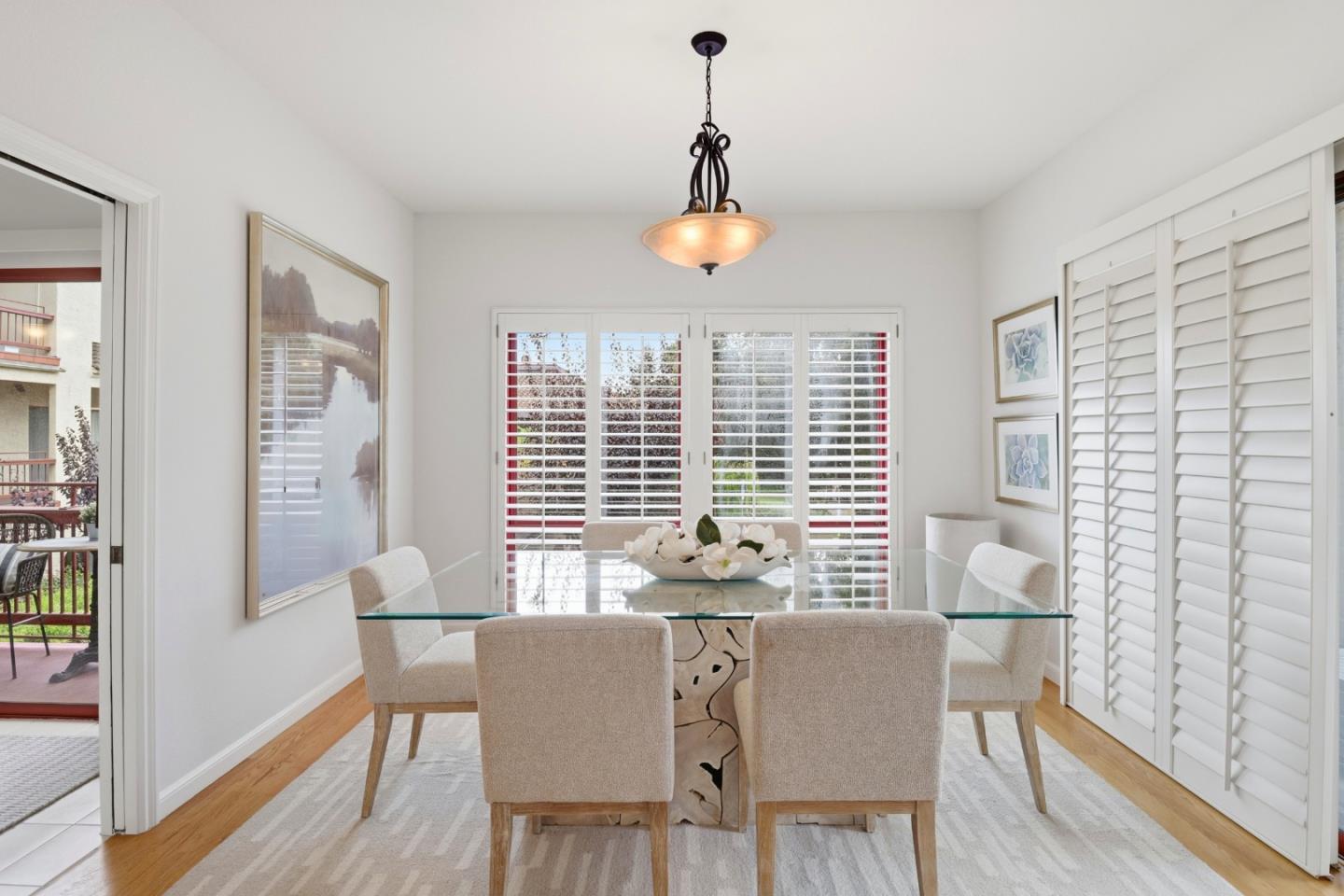 10 9th Avenue 201