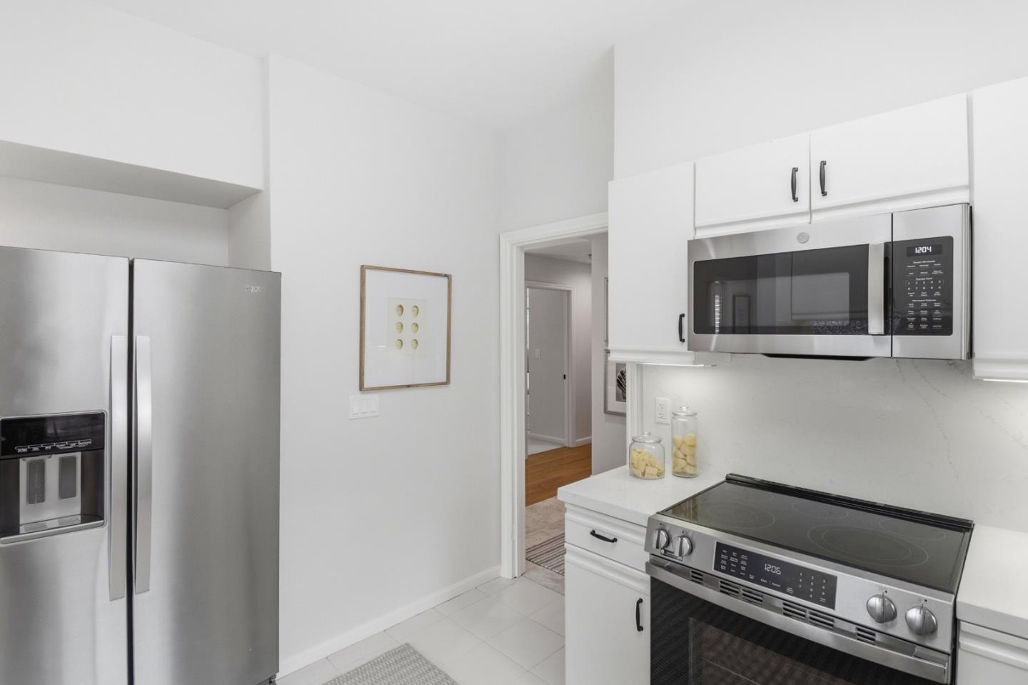 10 9th Avenue 201