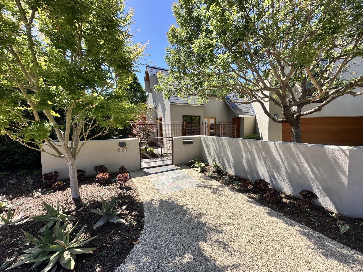 825 Woodland Avenue