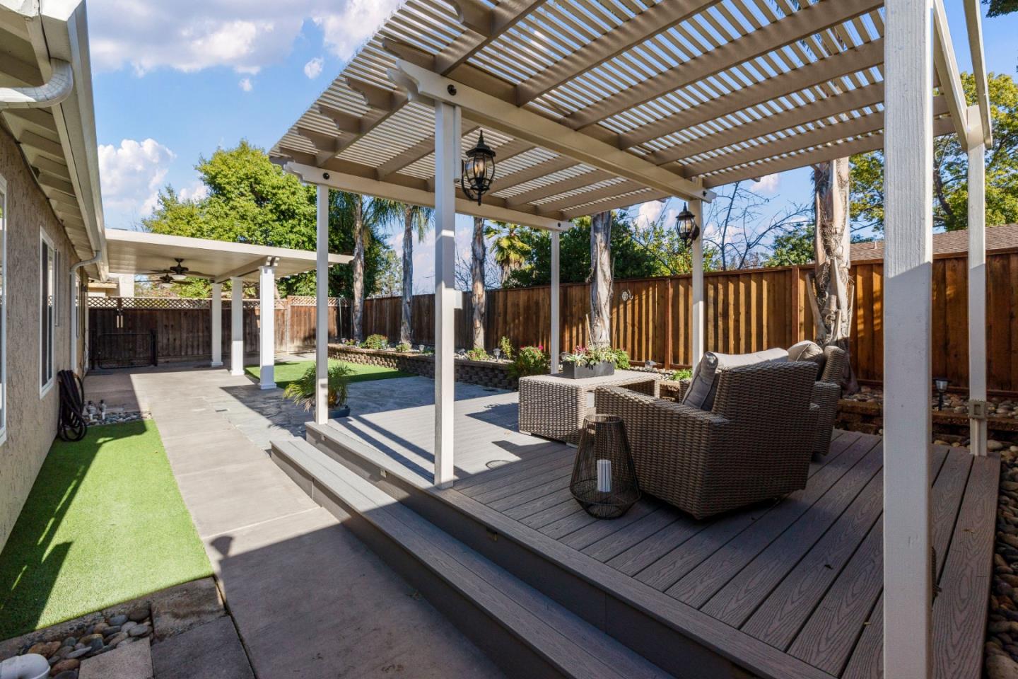 5826 Hillview Avenue