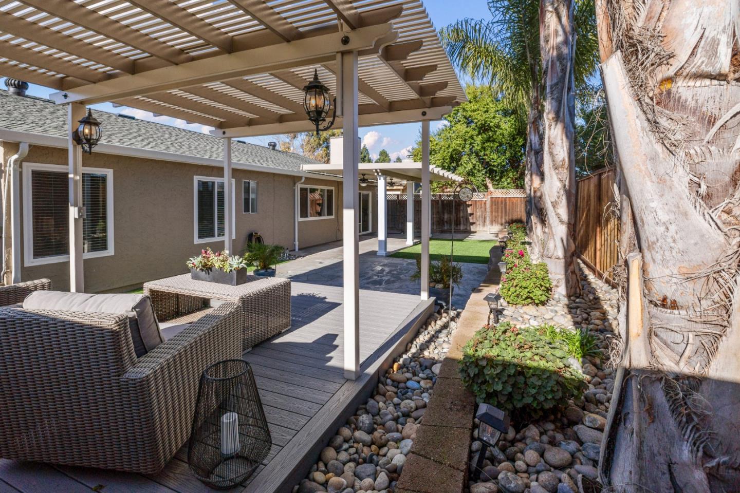 5826 Hillview Avenue