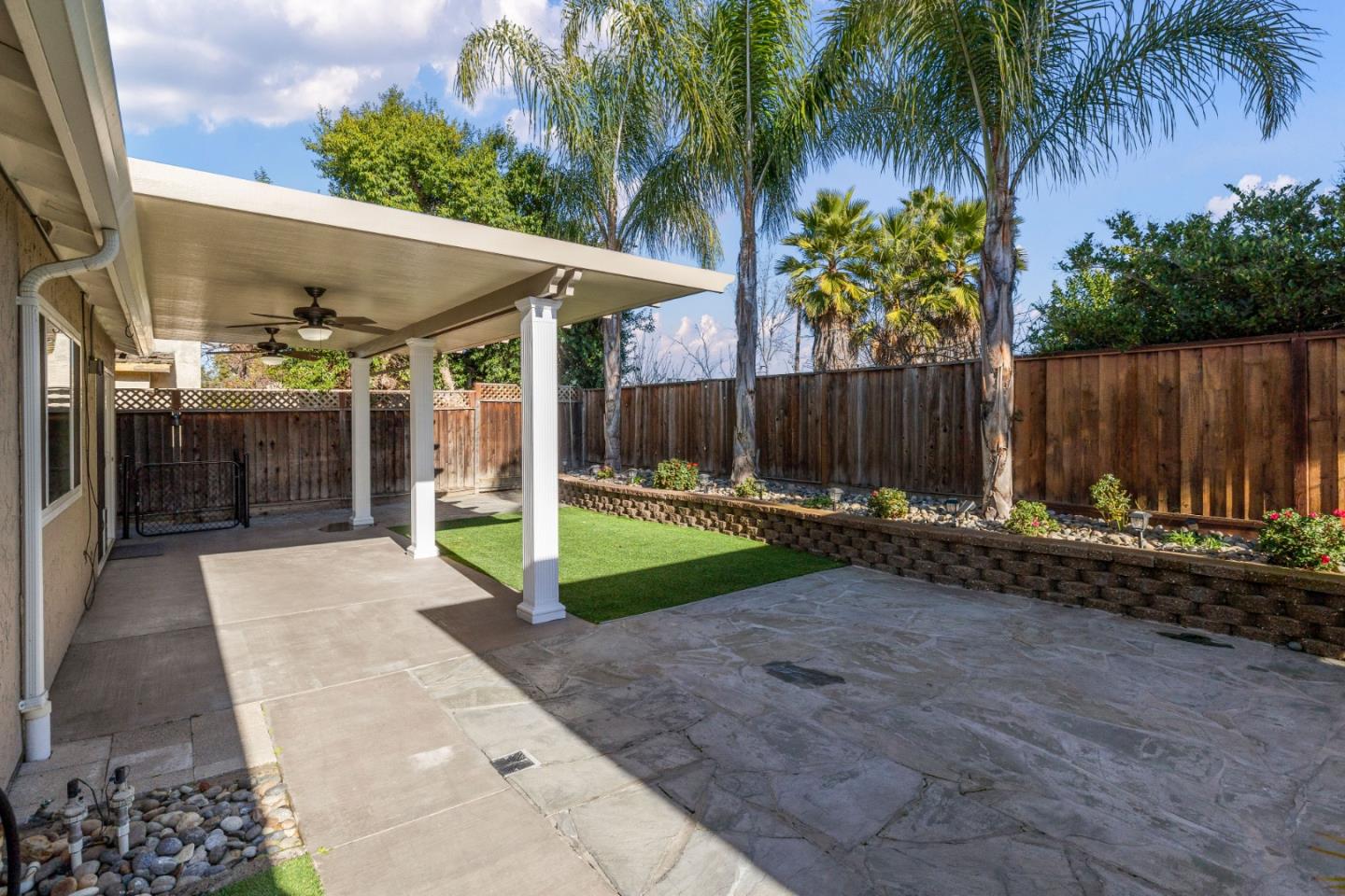 5826 Hillview Avenue