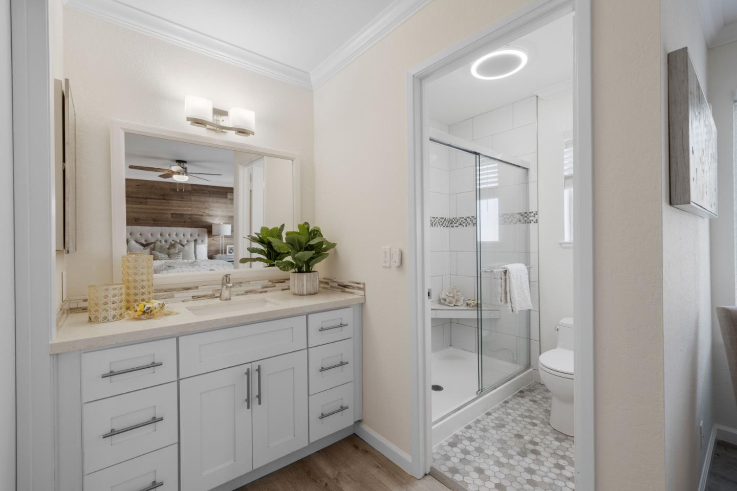 5826 Hillview Avenue