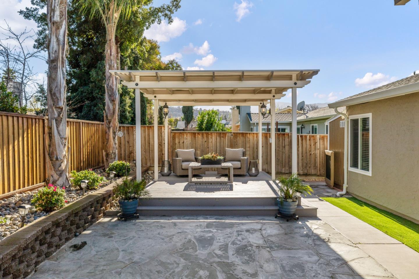 5826 Hillview Avenue