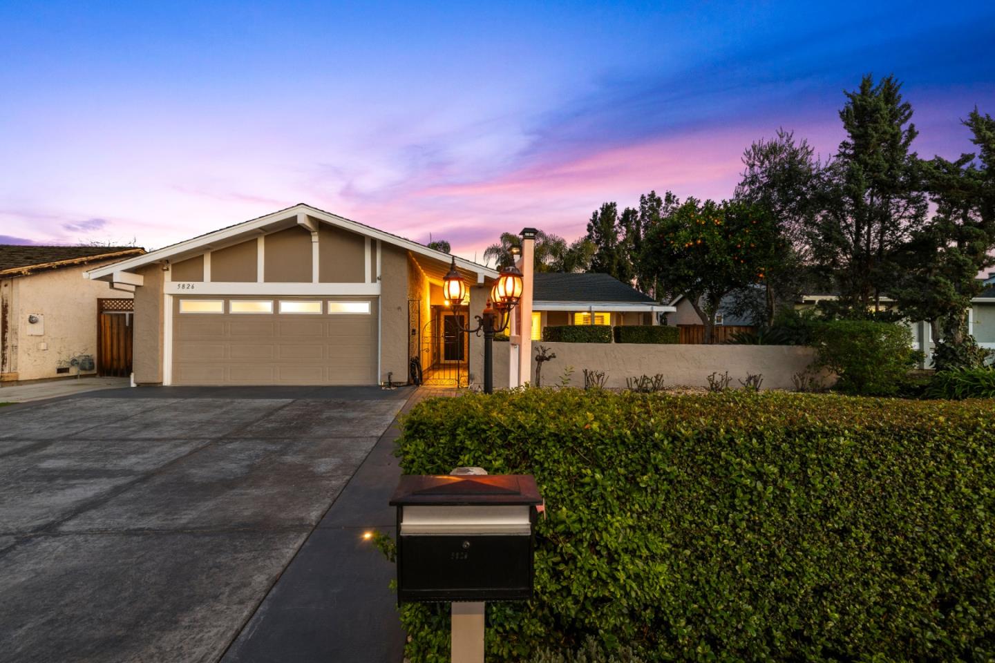 5826 Hillview Avenue