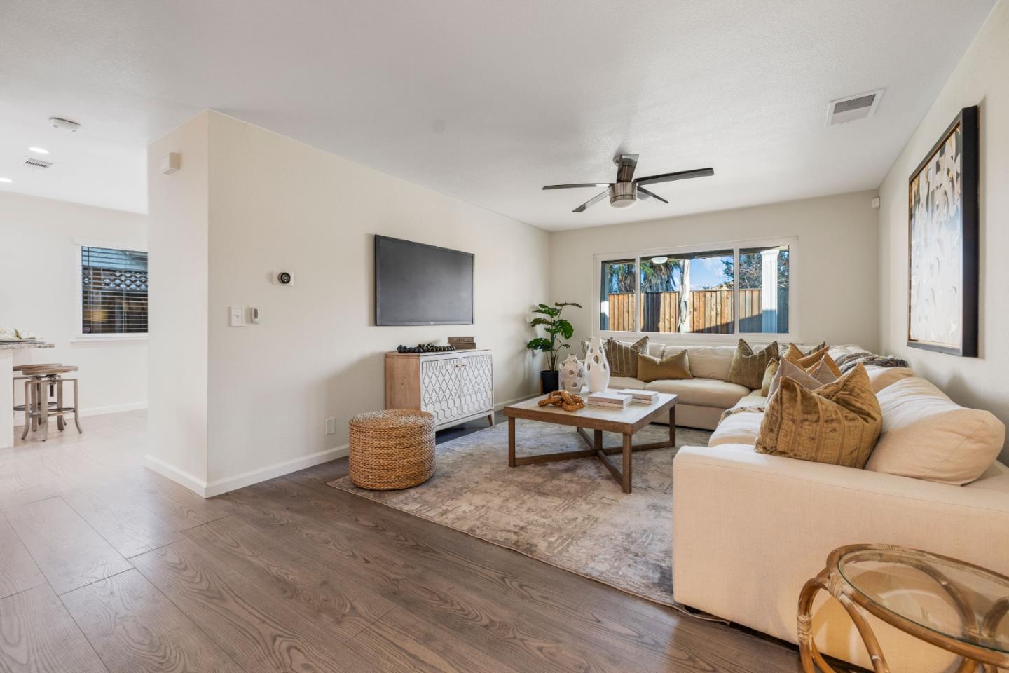 5826 Hillview Avenue